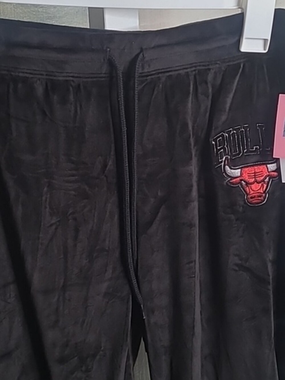 New! Chicago Bulls Womens Medium Black Super Soft Velour Comfy Jogger Sweatpants